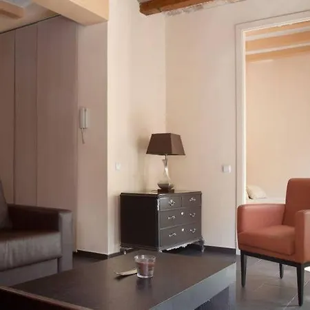 El Born - Spacious 2 Bedrooms * Barcelona
