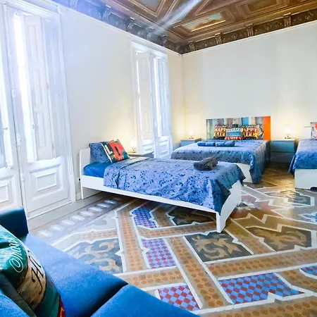 Oasis - Roger Lluria Hostel Barcelona