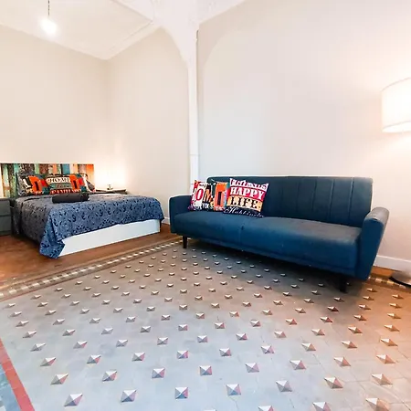 Oasis - Roger Lluria Hostel Barcelona