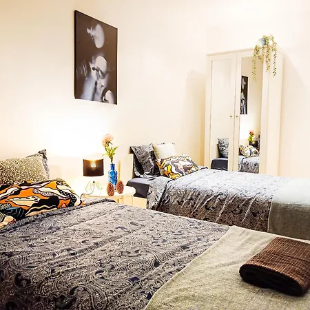 Oasis - Born Hostel *