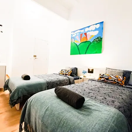 Oasis - Born Hostel