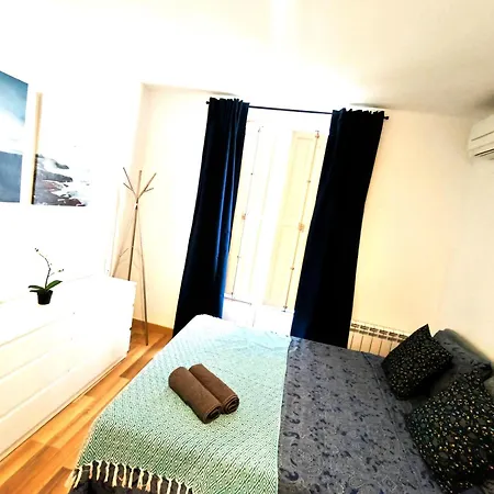 Oasis - By La Rambla Hostel Barcelona
