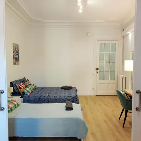 - Via Laietana Hostal Barcelona
