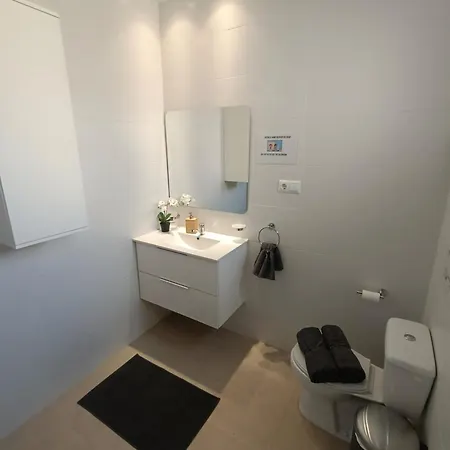 - Via Laietana Hostal