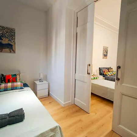 - Via Laietana Hostal Barcelona