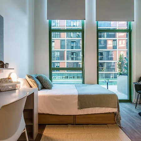 Exclusivamente Para Estudiantes Lujosas Y Estudios Elegantes En Cristobal De Moura Apartamento
