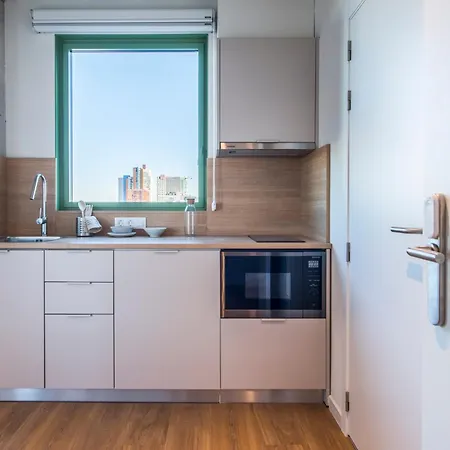 Apartamento Exclusivamente Para Estudiantes Lujosas Y Estudios Elegantes En Cristobal De Moura *