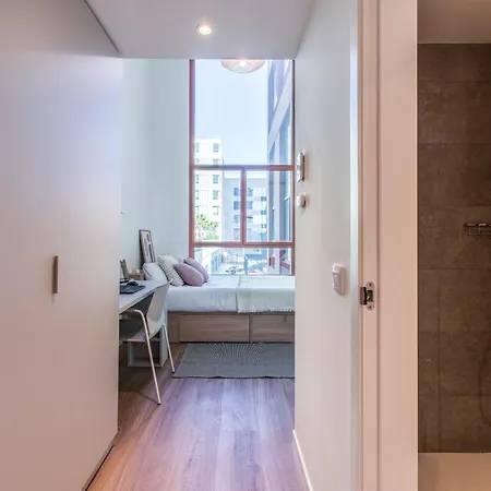 Apartamento Exclusivamente Para Estudiantes Lujosas Y Estudios Elegantes En Cristobal De Moura *