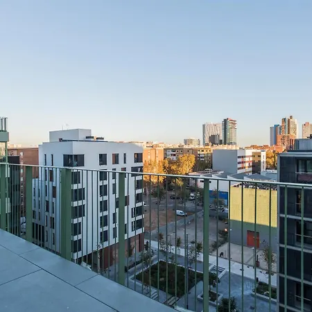 Exclusivamente Para Estudiantes Lujosas Y Estudios Elegantes En Cristobal De Moura Apartamento Barcelona