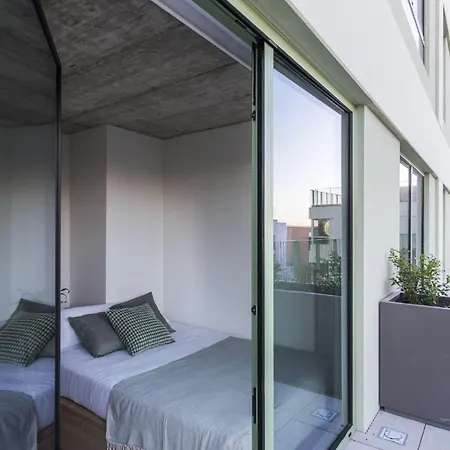 Exclusivamente Para Estudiantes Lujosas Y Estudios Elegantes En Cristobal De Moura Barcelona