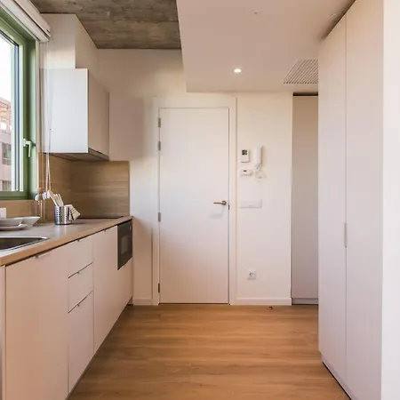 Exclusivamente Para Estudiantes Lujosas Y Estudios Elegantes En Cristobal De Moura Apartamento