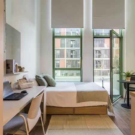Exclusivamente Para Estudiantes Lujosas Y Estudios Elegantes En Cristobal De Moura Apartamento Barcelona