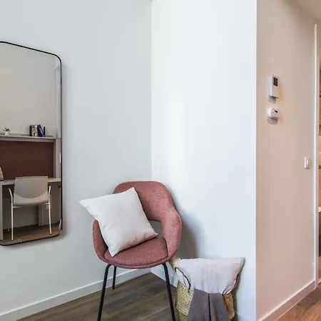 Apartamento Exclusivamente Para Estudiantes Lujosas Y Estudios Elegantes En Cristobal De Moura *
