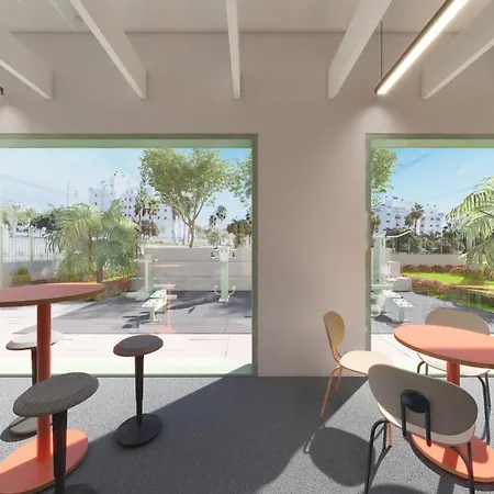Exclusivamente Para Estudiantes Lujosas Y Estudios Elegantes En Cristobal De Moura Apartamento Barcelona