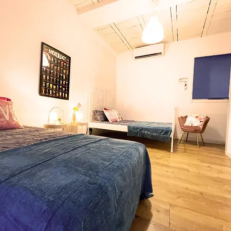 - Port Vell 1 Hostel Barcelona