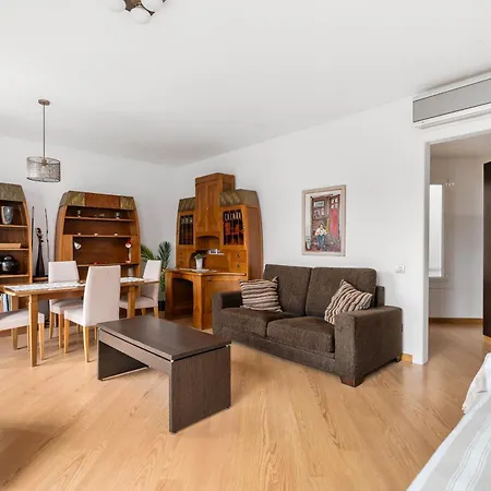 For Couples, Families And Groups, Center Apartment Barcelona