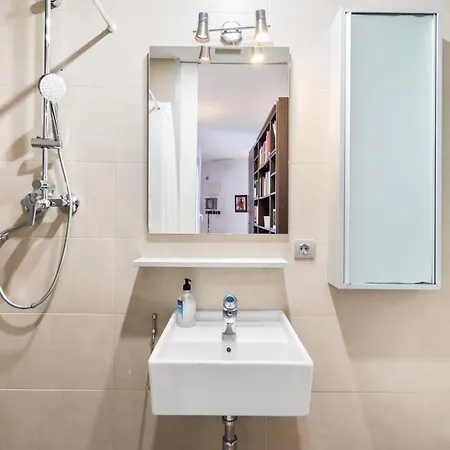 Apartment For Couples, Families And Groups, Center Barcelona