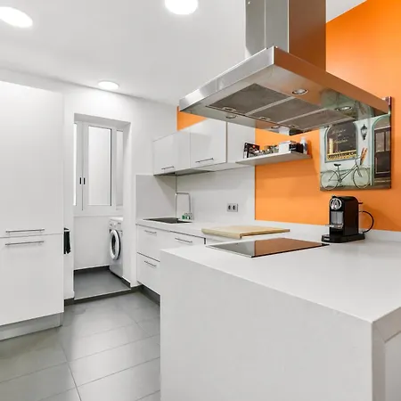 Apartment For Couples, Families And Groups, Center