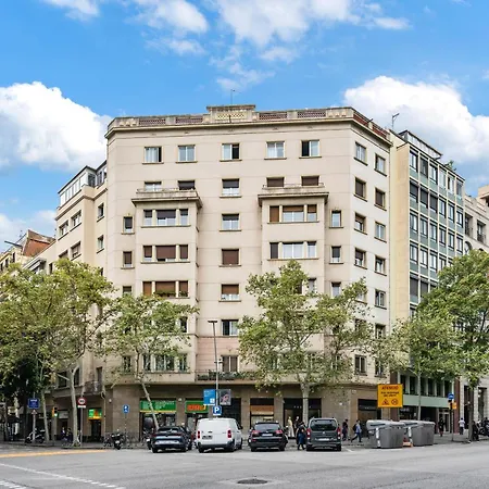 Apartment For Couples, Families And Groups, Center Barcelona