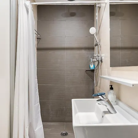 Apartment For Couples, Families And Groups, Center