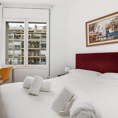 For Couples, Families And Groups, Center Apartment Barcelona