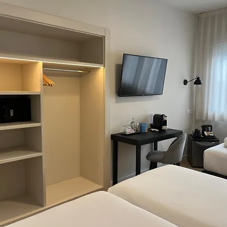Hotel Tres Torres Atiram 3*