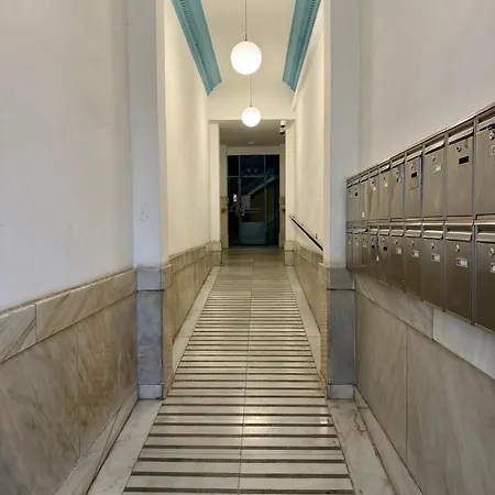 Apartment Newly Renovated Stylish Eixample - Great Location Barcelona