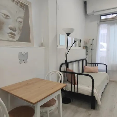 Study Luxe Apartment *