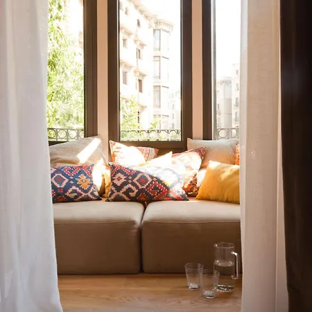 Alexandra Hotel, Curio Collection By Hilton 4*