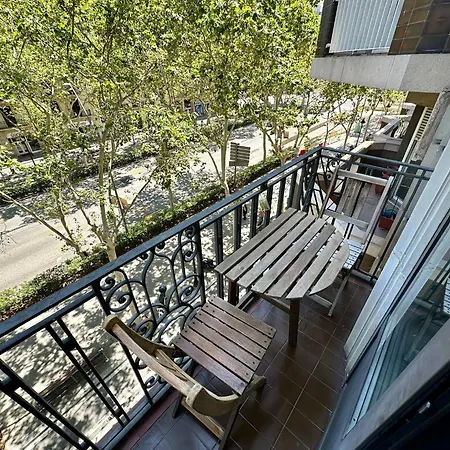 Bed & Breakfast Acogedoras En Gran Via Barcelona