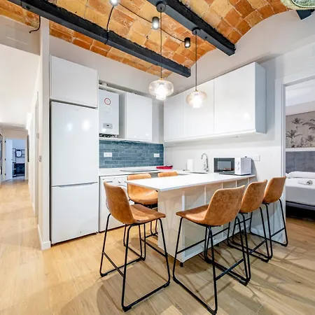 Apartment Bebarceloner Eixample - 4 Bedrooms *