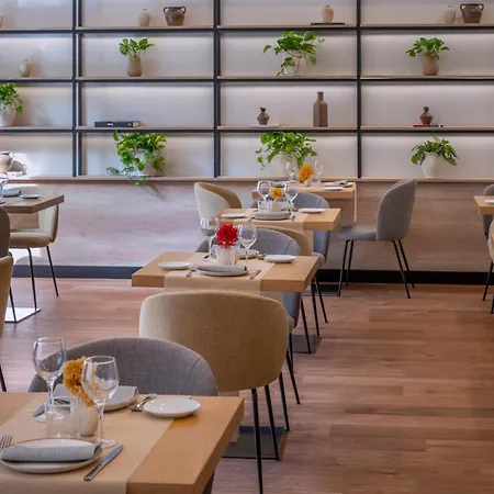 מלון Serhs Rivoli Rambla 4*