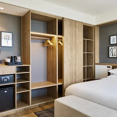 Hotel Four Points By Sheraton Barcelona Airport