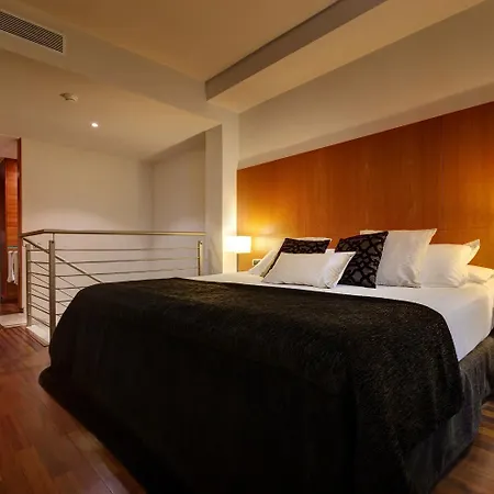 Hotel Acevi Villarroel