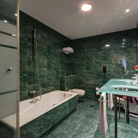 Acevi Villarroel Hotel 4*