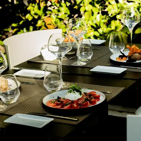 Hotel Acevi Villarroel