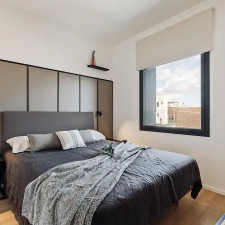 Serrat - 1 Bedroom And Office In Poblenou *
