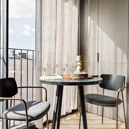 Apartment Serrat - 1 Bedroom And Office In Poblenou