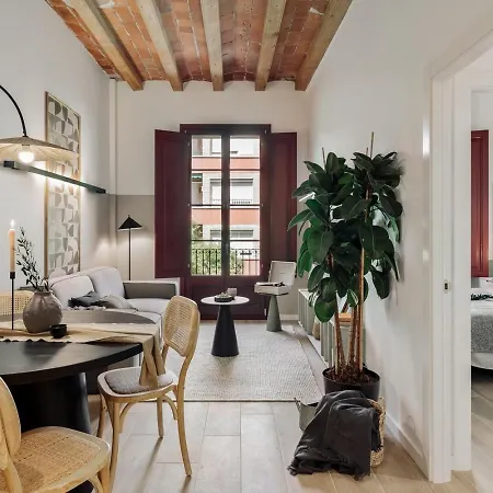 Castell - 2 Bedrooms And Balcony In Sant Antoni Apartment Barcelona