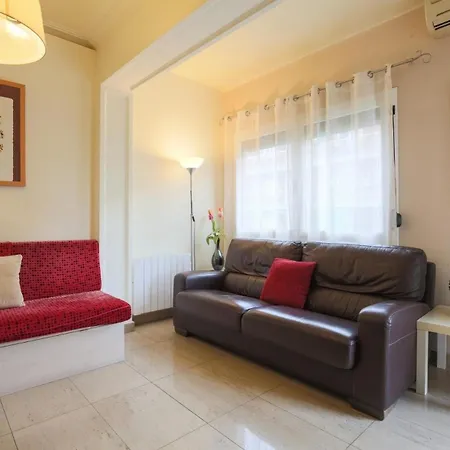 Apartment Fuer 6 Personen Ca 85 Qm In Barcelona-ciutat Vella, Costa Brava Costa Del Maresme
