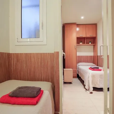 Apartment Fuer 6 Personen Ca 85 Qm In Barcelona-ciutat Vella, Costa Brava Costa Del Maresme *