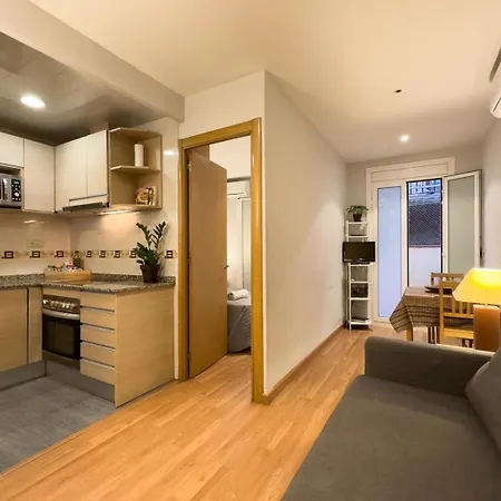 Apartment Ferienwohnung Fuer 3 Personen Ca 38 Qm In Barcelona-gracia, Costa Brava Costa Del Maresme Barcelona