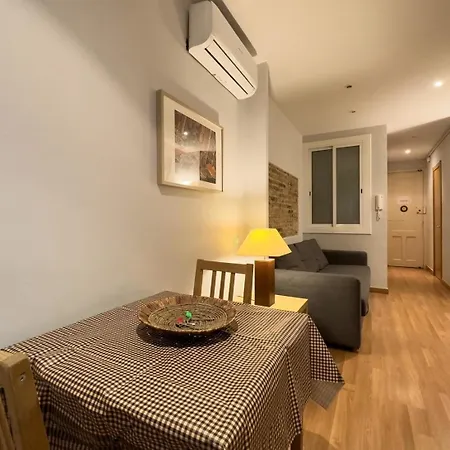 Ferienwohnung Fuer 3 Personen Ca 38 Qm In Barcelona-gracia, Costa Brava Costa Del Maresme Barcelona