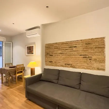 Ferienwohnung Fuer 3 Personen Ca 38 Qm In Barcelona-gracia, Costa Brava Costa Del Maresme * Barcelona