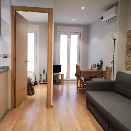 Ferienwohnung Fuer 3 Personen Ca 38 Qm In Barcelona-gracia, Costa Brava Costa Del Maresme Apartment