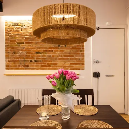 Poble Sec Charming Appartement *