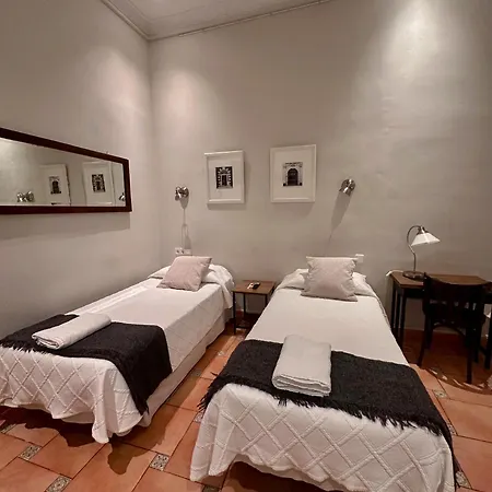 Casa Consell Gran Via, 2*