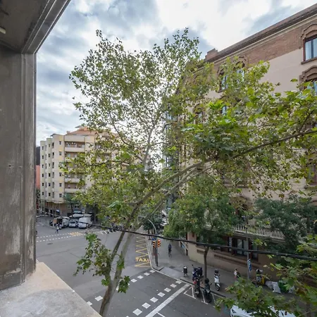 Apartment Bebarceloner Eixample Apartments- 4 Bedrooms *