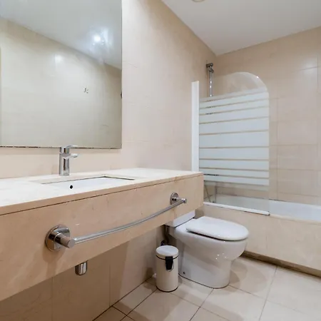 Near Ramblas 3 Flat Min 32 Days Parking Optional Barcelona
