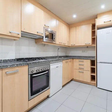 Near Ramblas 3 Flat Min 32 Days Parking Optional Apartment *